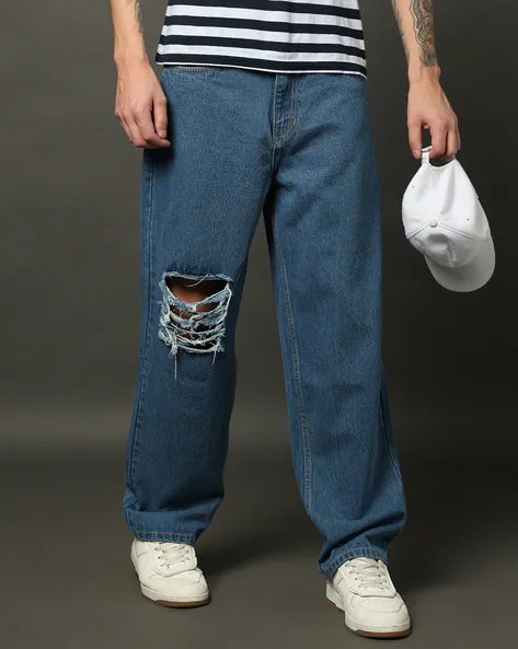 Full Length Fly With Button Closure Distressed Jeans