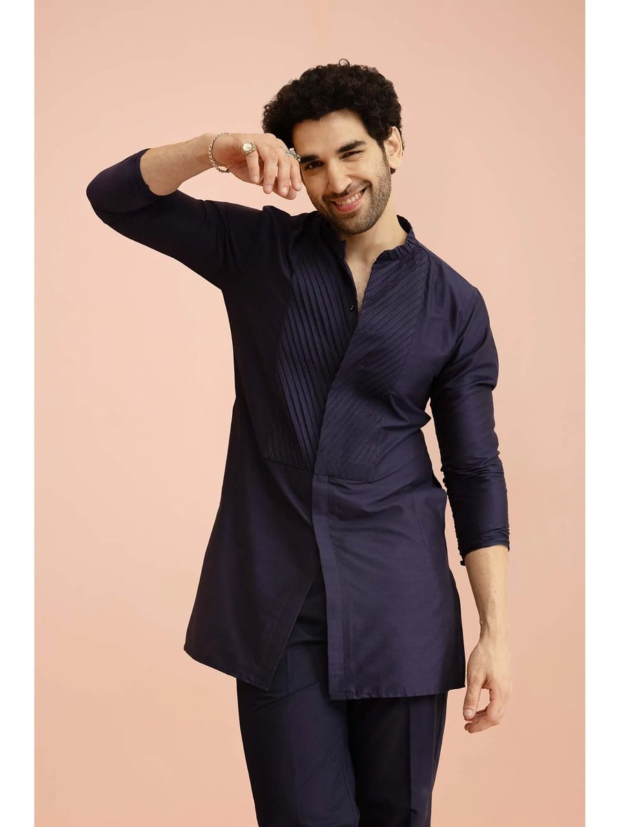 Men Off navy blue Embroidered Kurta