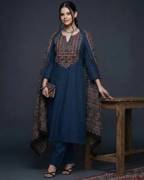 Women Floral Straight Kurta Set