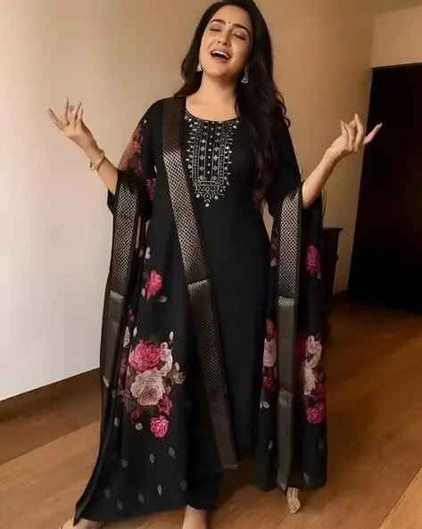 Black Women Embroidery Kurta Set