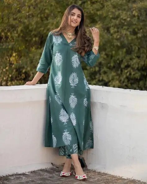 Green Women Leaf Print Straight Kurta Set