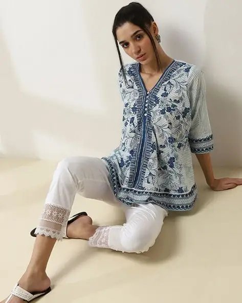 Indigo Women Floral Print V Neck Flared Kurti