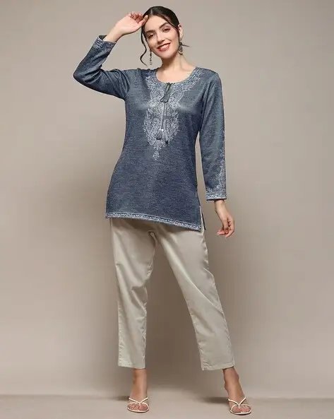Blue Women Embroidered Straight Kurti