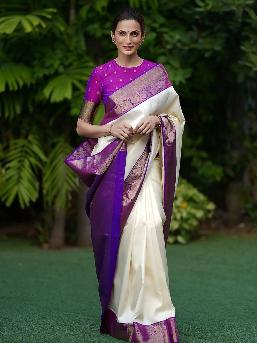 Organza Embellished Solid Saree With Unstitched Blouse With Unstitched