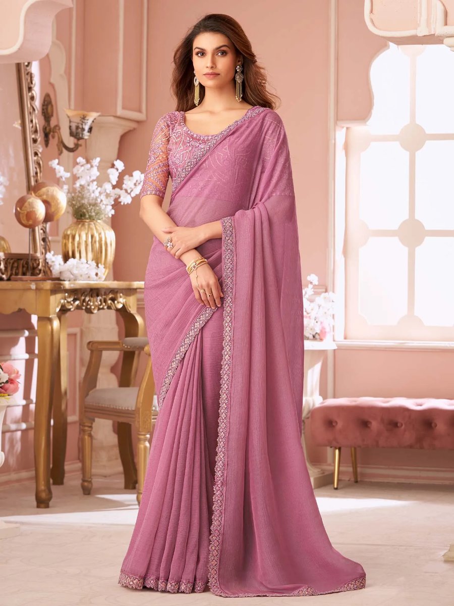 Scalloped Border Saree With Unstitched Blouse